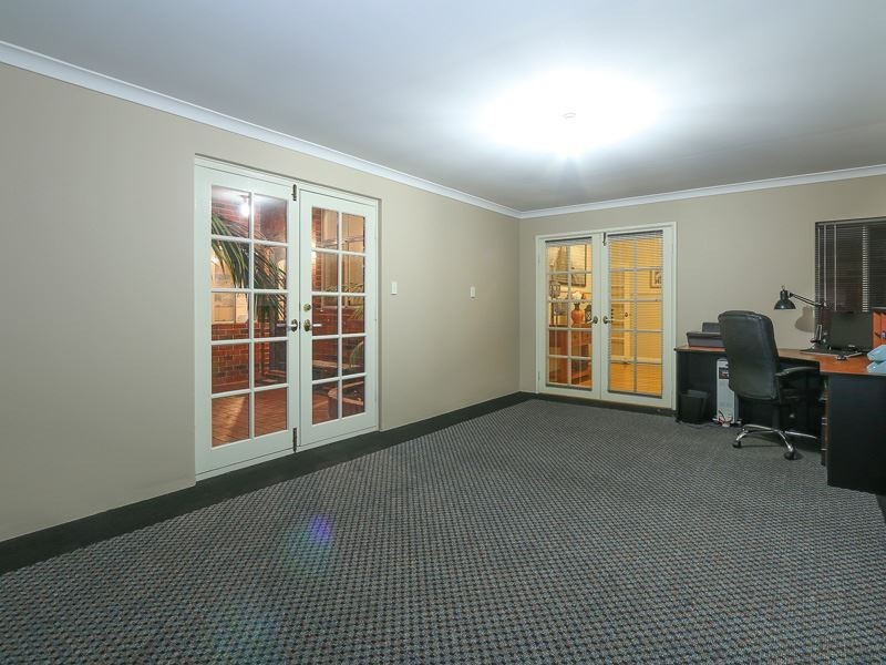 5 St Claire Gardens, Atwell WA 6164