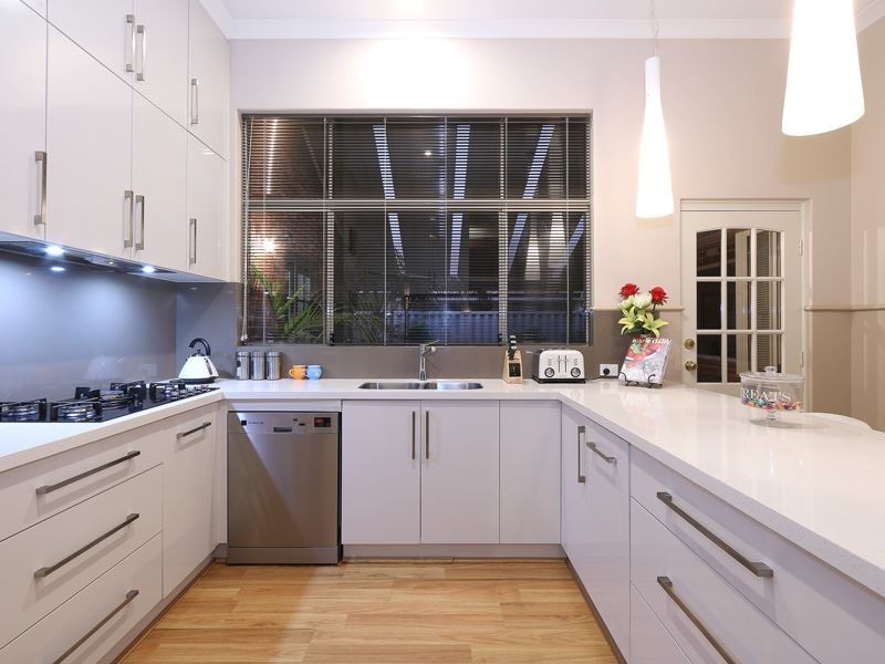 5 St Claire Gardens, Atwell WA 6164