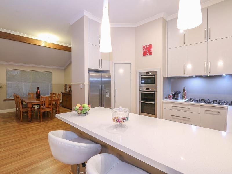 5 St Claire Gardens, Atwell WA 6164