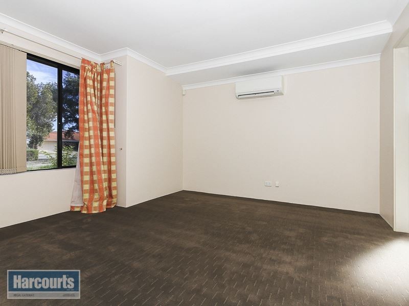 14 Barcroft Court, Atwell WA 6164