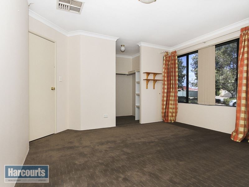 14 Barcroft Court, Atwell WA 6164