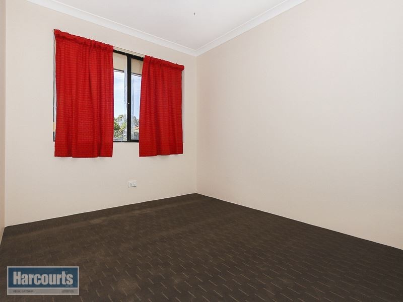 14 Barcroft Court, Atwell WA 6164