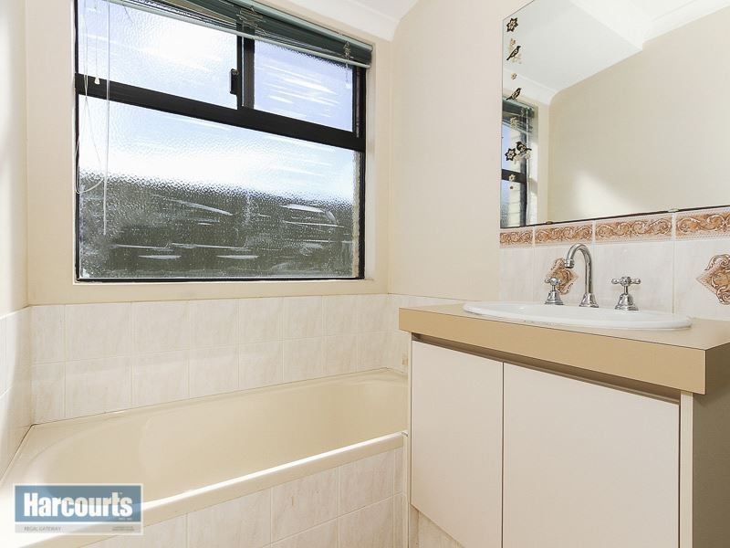 14 Barcroft Court, Atwell WA 6164