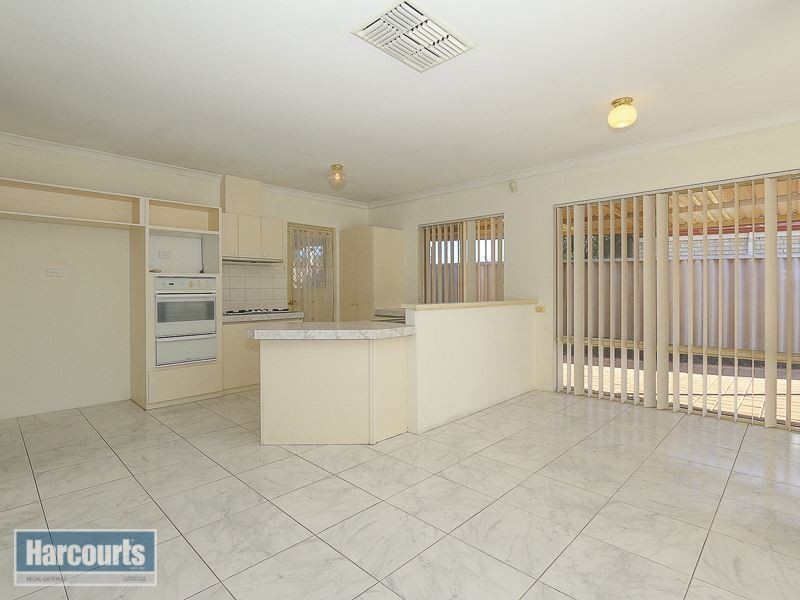 15 Carlhausen Close, Atwell WA 6164