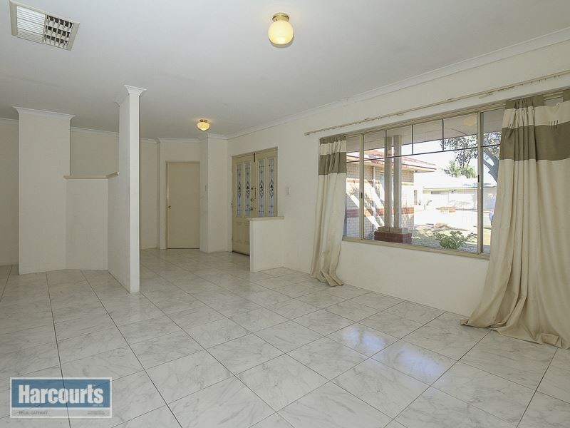 15 Carlhausen Close, Atwell WA 6164