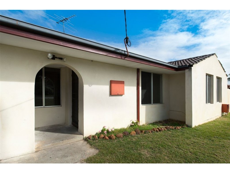 9 Elanora road, Armadale WA 6112