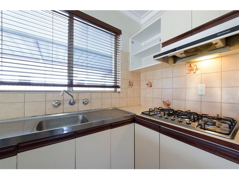 9 Elanora road, Armadale WA 6112