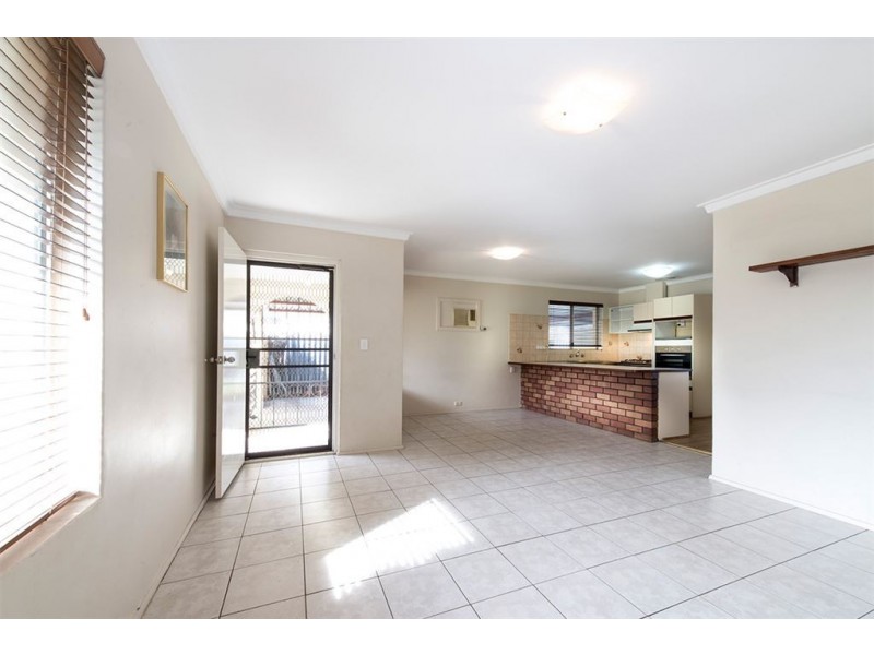 9 Elanora road, Armadale WA 6112