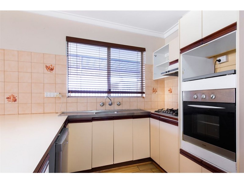 9 Elanora road, Armadale WA 6112