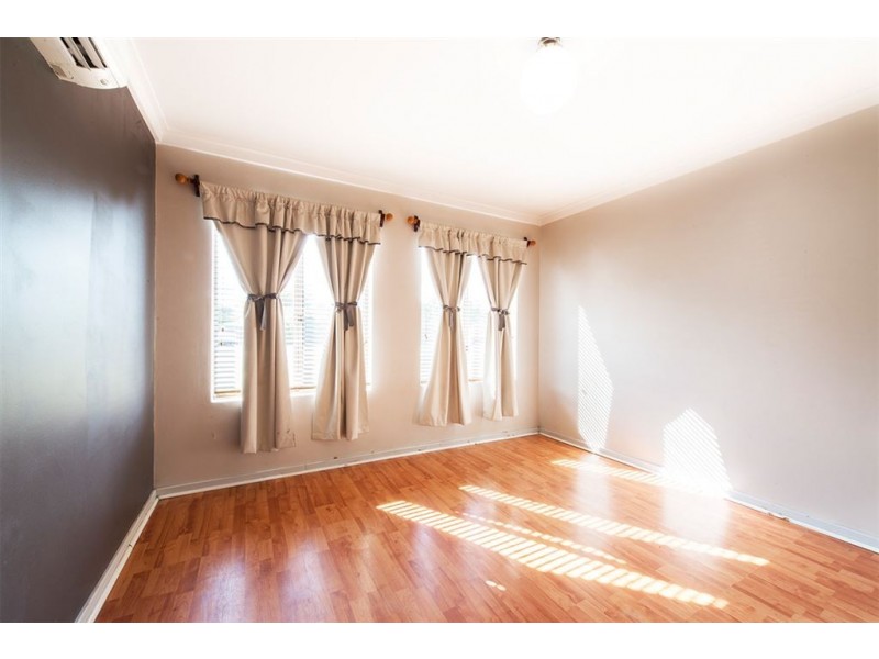 9 Elanora road, Armadale WA 6112