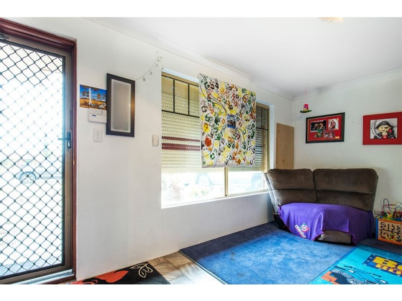 157 Seville Drive, Seville Grove WA 6112