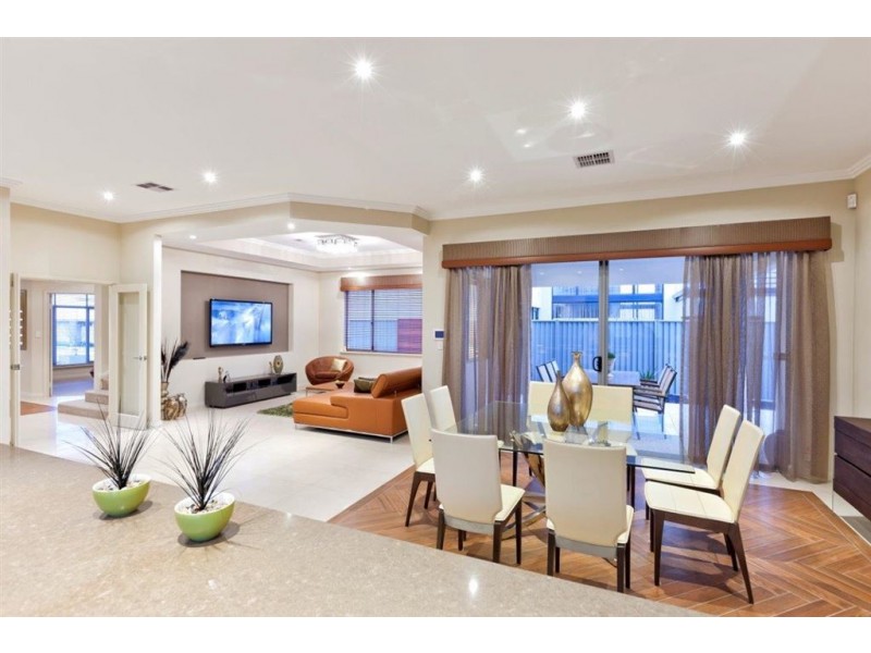 12 Bruny Meander, Wandi WA 6167