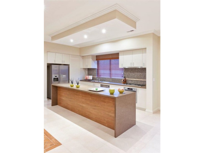 12 Bruny Meander, Wandi WA 6167