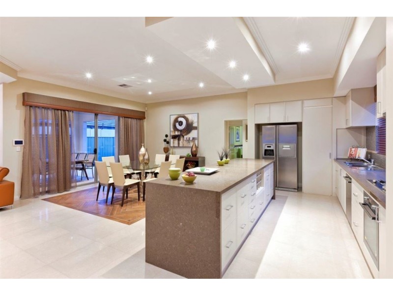 12 Bruny Meander, Wandi WA 6167