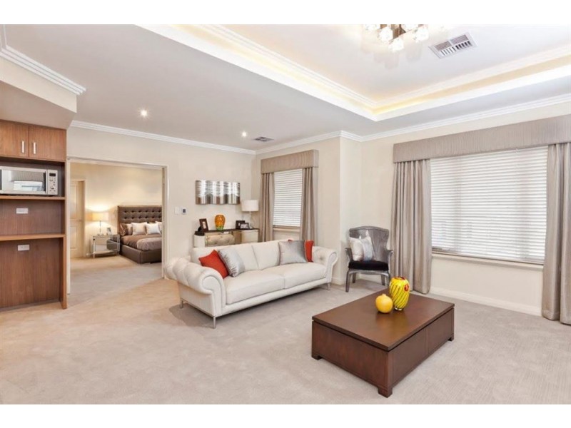 12 Bruny Meander, Wandi WA 6167