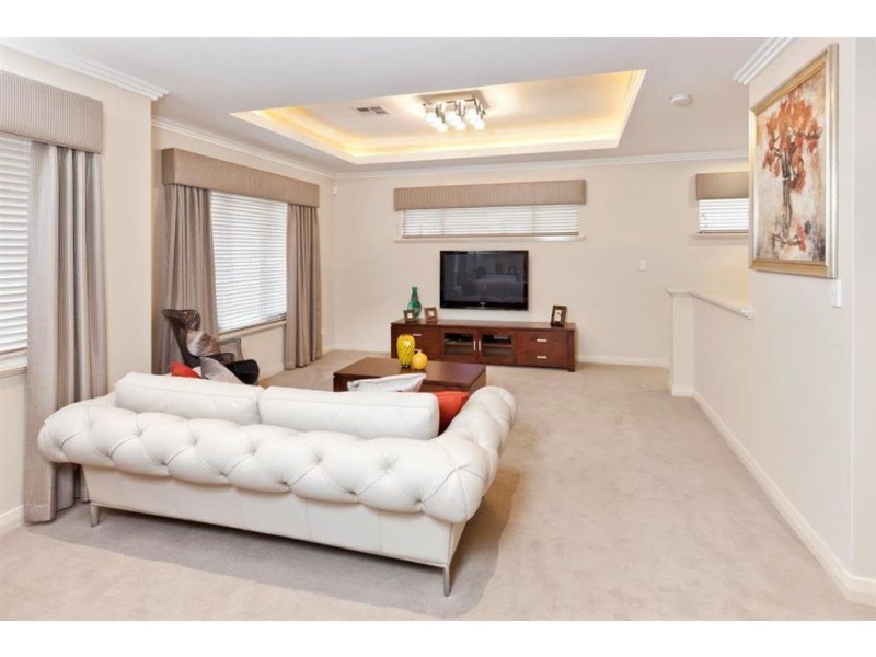 12 Bruny Meander, Wandi WA 6167