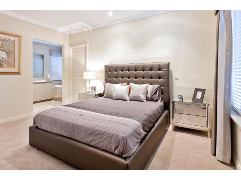 12 Bruny Meander, Wandi WA 6167