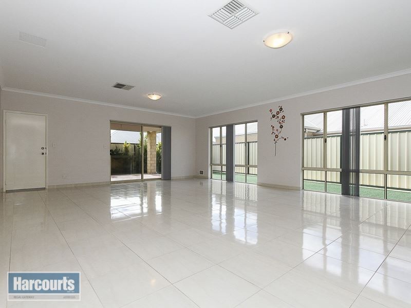 40 Botany Parade, Hammond Park WA 6164