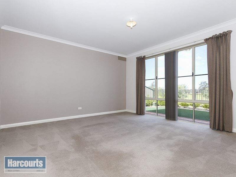 40 Botany Parade, Hammond Park WA 6164