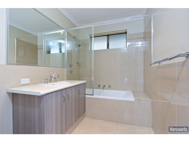 1B Dionysus Terrace, Atwell WA 6164