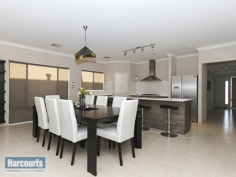 7 Lomond Crescent, Wandi WA 6167