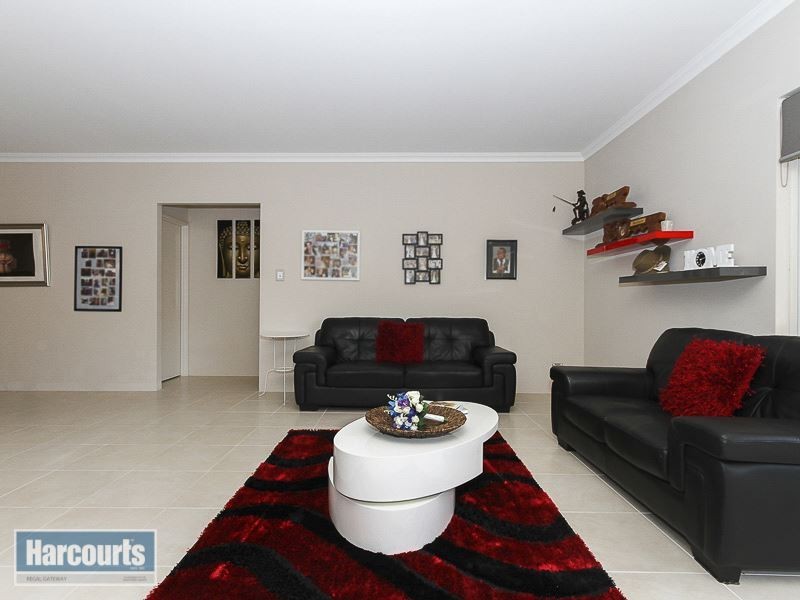 7 Lomond Crescent, Wandi WA 6167