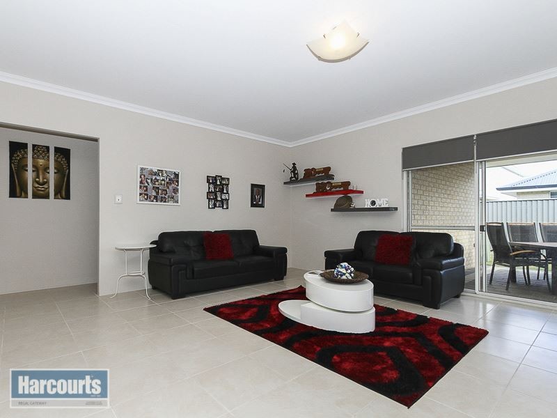 7 Lomond Crescent, Wandi WA 6167