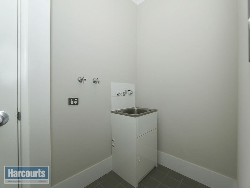 7 Geikie Glade, Wandi WA 6167