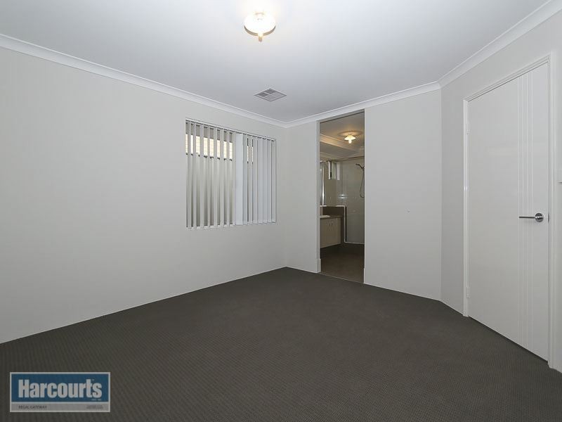 25 Apostles Corner, Wandi WA 6167