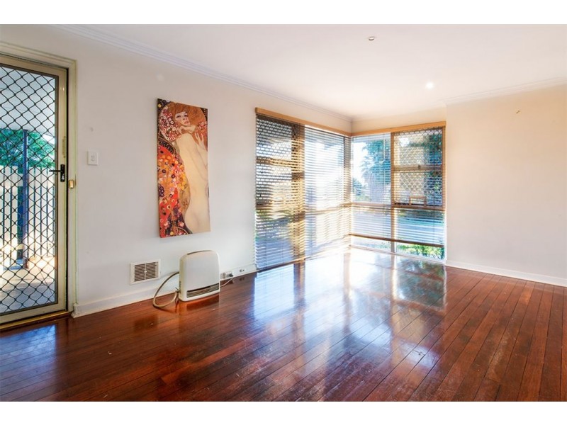 6 Bolingbroke Street, Spearwood WA 6163