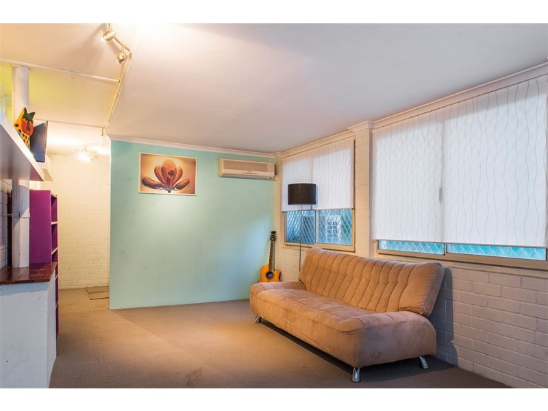 6 Bolingbroke Street, Spearwood WA 6163