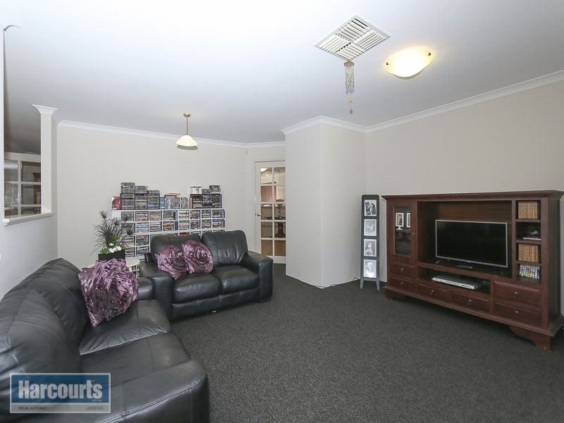 95 East Chuchill Avenue, Beeliar WA 6164