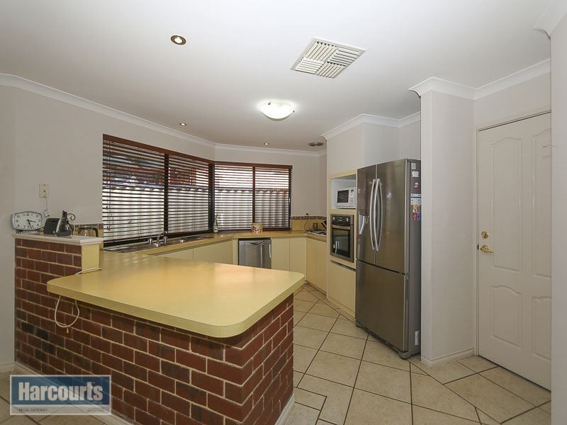 95 East Chuchill Avenue, Beeliar WA 6164