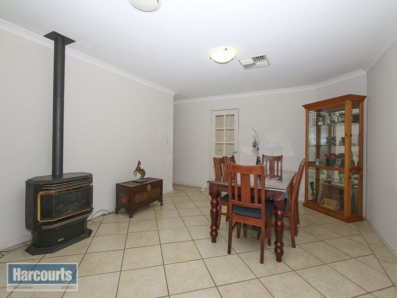 95 East Chuchill Avenue, Beeliar WA 6164