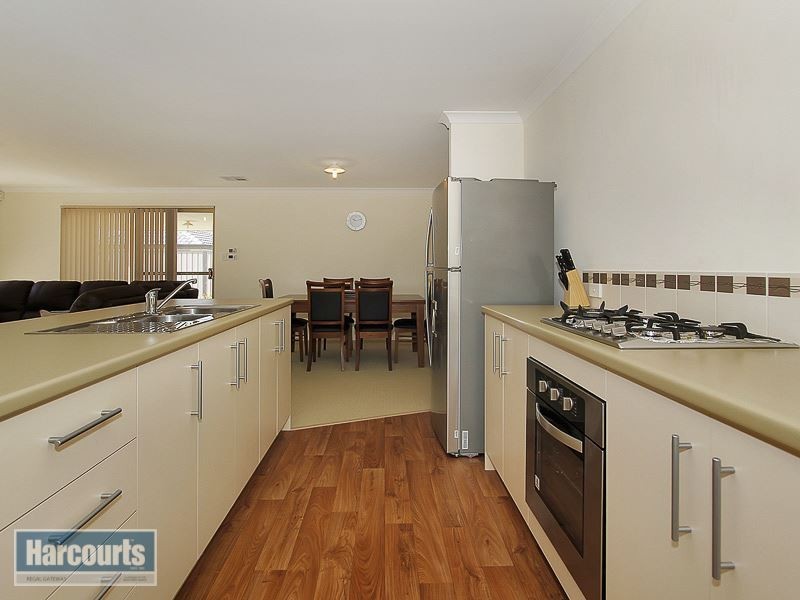 13 Monticello Parkway, Piara Waters WA 6112