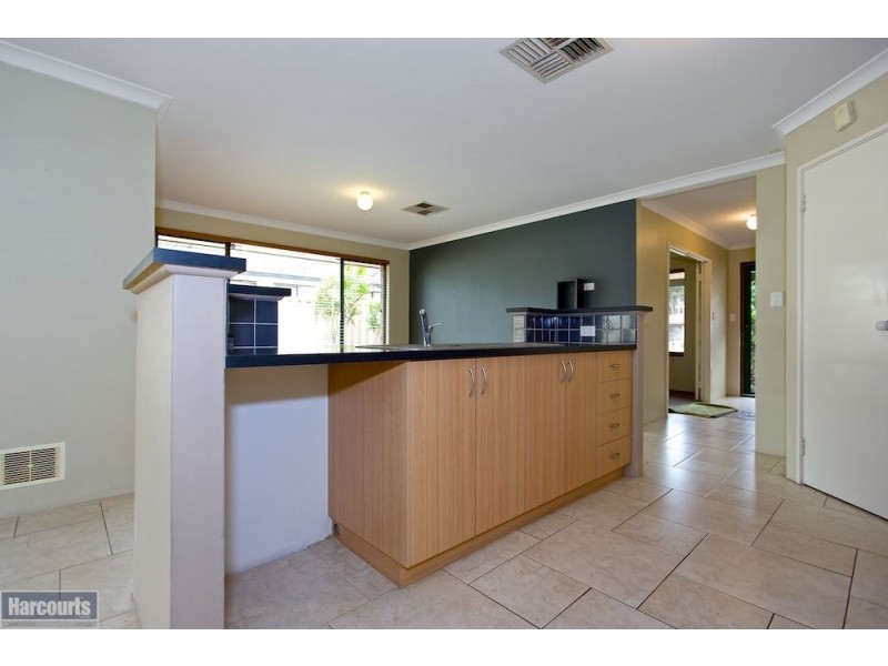 30 Lansdowne Entrance, Canning Vale WA 6155