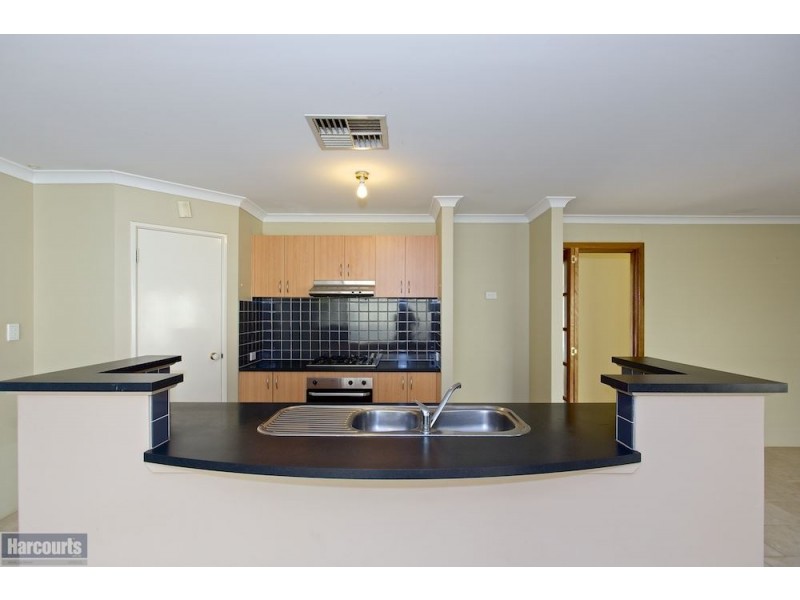 30 Lansdowne Entrance, Canning Vale WA 6155