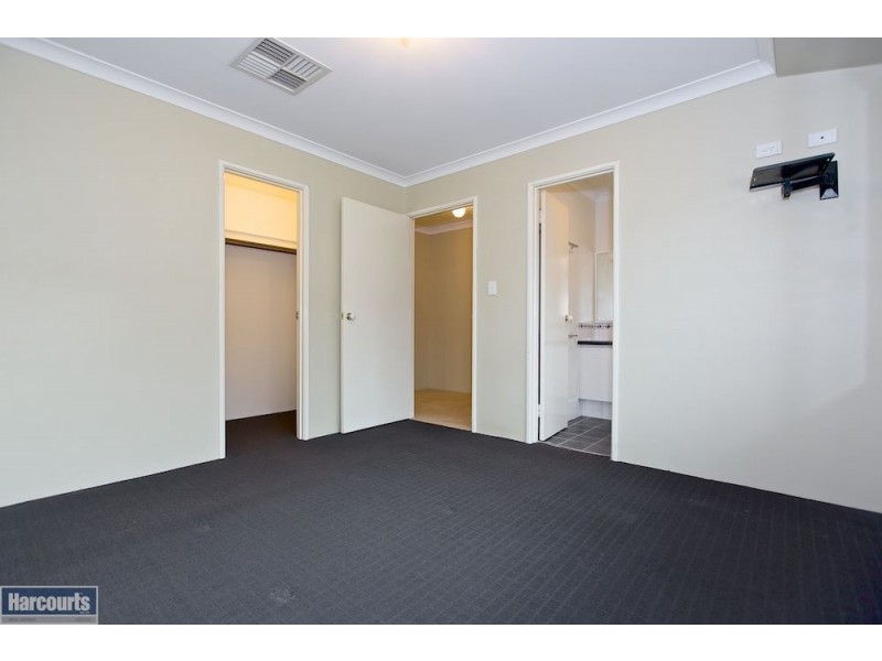 30 Lansdowne Entrance, Canning Vale WA 6155