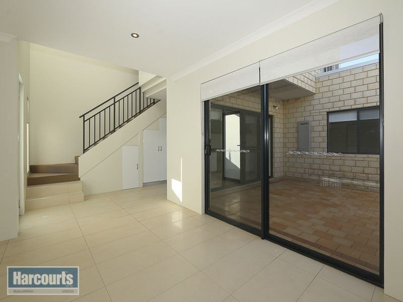 2/23 Colorado Parade, Aubin Grove WA 6164