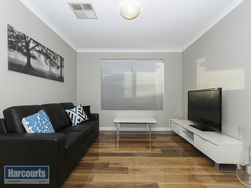 17 Warrior Pass, Bertram WA 6167