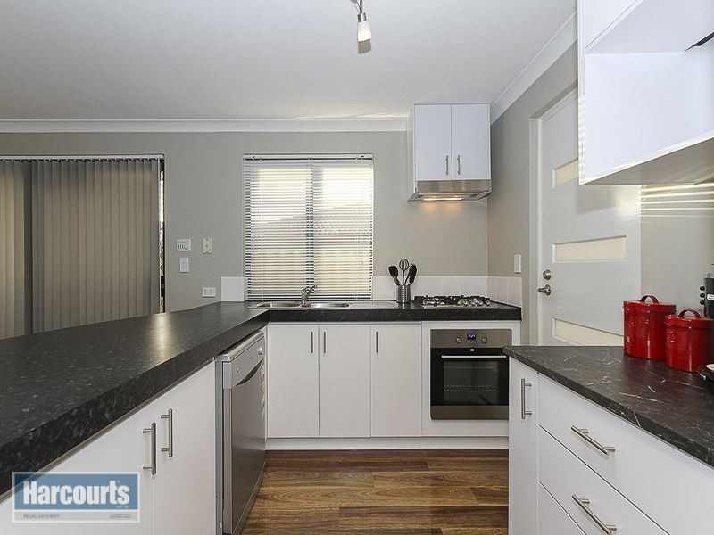 17 Warrior Pass, Bertram WA 6167