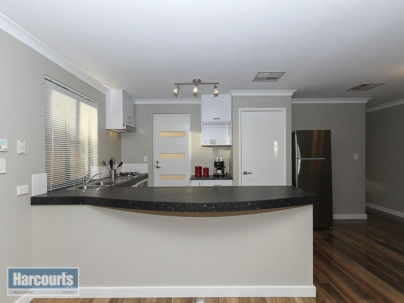 17 Warrior Pass, Bertram WA 6167