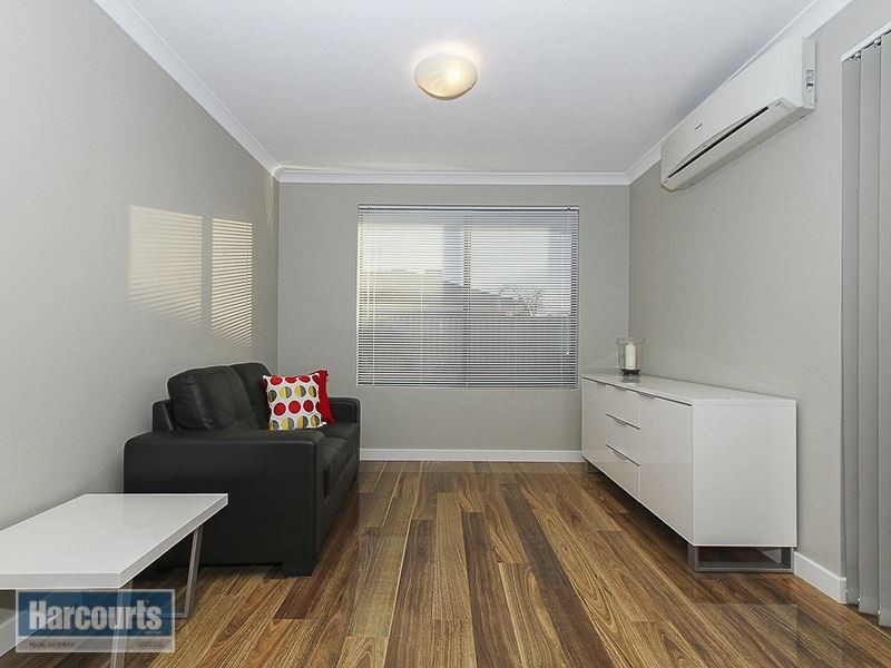 17 Warrior Pass, Bertram WA 6167