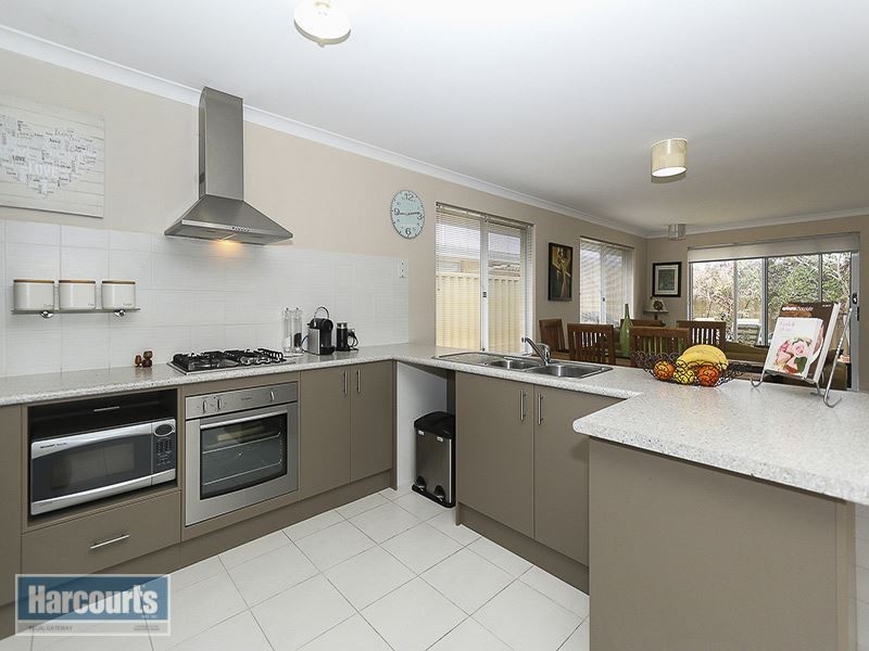 15 Essence Bend, Atwell WA 6164