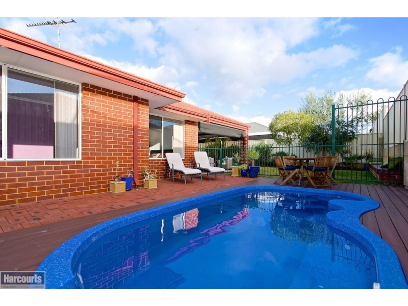 19 Willerin Loop, Success WA 6164