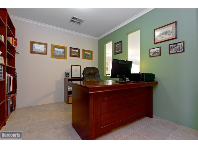 19 Willerin Loop, Success WA 6164