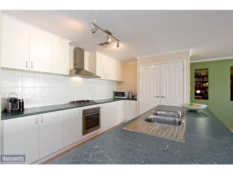 19 Willerin Loop, Success WA 6164