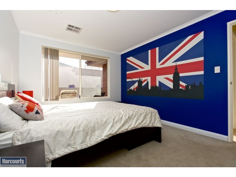 19 Willerin Loop, Success WA 6164