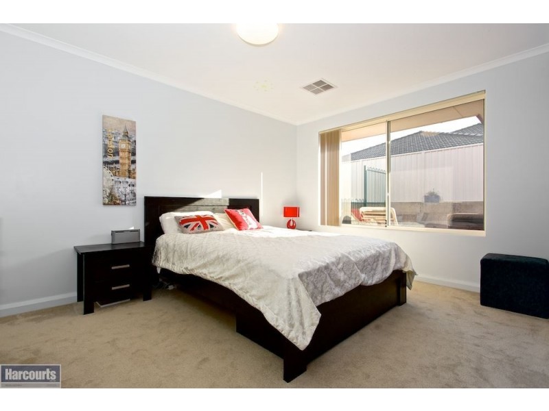 19 Willerin Loop, Success WA 6164