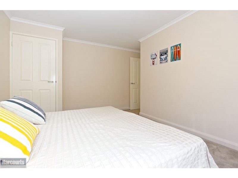 19 Willerin Loop, Success WA 6164